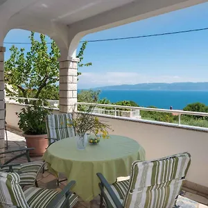 https://apartments-in-ravni-istrien-30383.in-istria.net