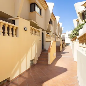 https://medano-townhouse.in-canary-islands.com
